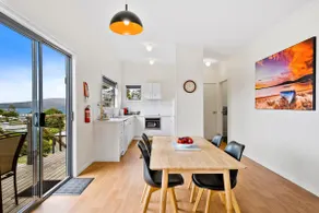 Cottage on Chapman - Image 3