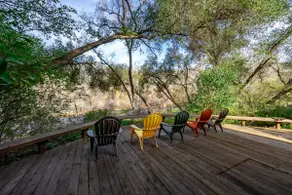 Benjamin's Riverside Hideaway - Image 2