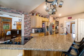 Spacious Downtown Historic Home -Pet Friendly! - Image 3