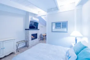 Full Studio Suite #3 - The Lake at Blue Mountains - Image 2