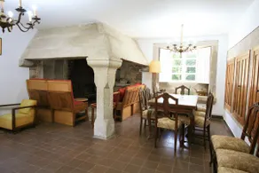Rustic house with pool and estate in Costa da Morte - Image 5