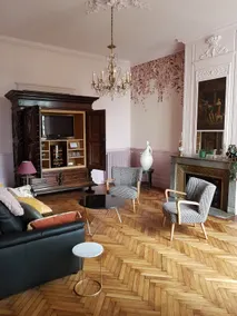 Private wing within the Loupiac-Gaudiet castle - Image 3