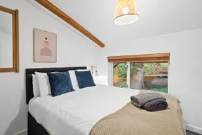 Luxury Porthtowan Cottage With Onsite Parking - Image 3