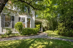Elegant Family Home near Downtown Grass Valley - Image 3