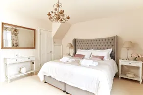 Relaxed luxury with Hot Tub, Child & Pet Friendly! - Image 2