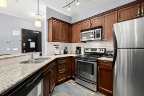 Amazing Mountain views Condo| Pool | Hot Tub | Gym - Image 3