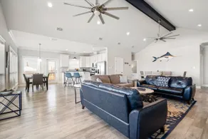 Upscale home, steps to beach, world class sunsets! - Image 4