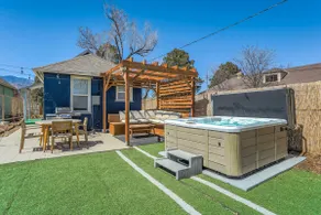 Downtown | Hot Tub | Big Backyard | Pet Friendly - Image 4