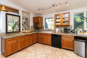 Overlooking Boulder; outstanding 8 bedroom home - Image 3