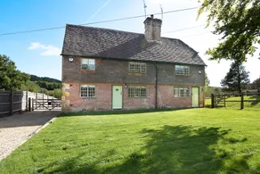 Cozy historical cottage on edge of Ashdown Forest - Image 2