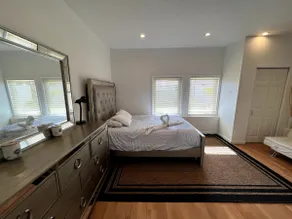 Spacious Hilltop Suite + Ocean View - Image 2