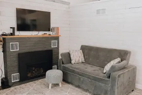 Modern + Cozy | Near Beach | Pets | Extra Parking - Image 2