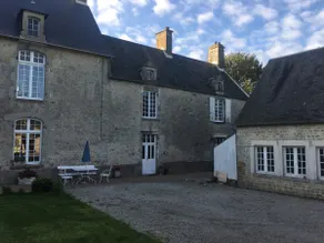 Independent accommodation in a 17th century manor - Image 2