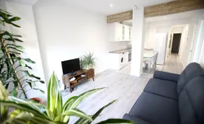 Centrally renovated apartment and optional garage. - Image 2