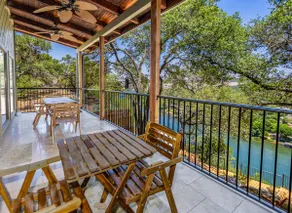 Panoramic views of Lake Austin high in the hills - Image 3