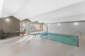 Classy Cozy 2Bed, Pool, Gym & UG Parking - Image 3