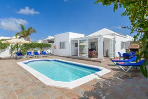 Saltwater pool villa & jacuzzi, quiet location - Image 4