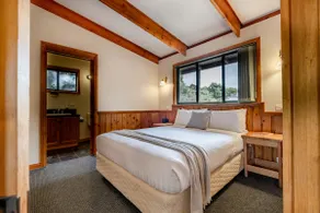 Freycinet Cottage 1 – Bluestone - Image 2