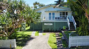 Sunshine Beach Retro Surf Shack - Image 2
