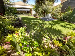 Sunshine Beach Retro Surf Shack - Image 3