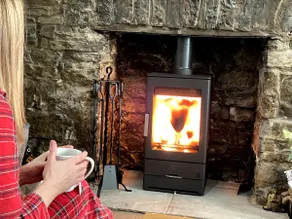 The Cwtch, Log Fire, Sleeps 6, Nr Zip World, Brecon and Bike Park Wales - Image 4