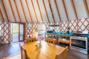 Stylish Yurt - Image 3