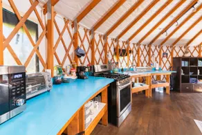 Stylish Yurt - Image 4