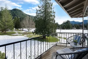 Mid-Century Escape | Mt Hood Resort | Views + Pets - Image 2