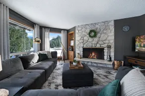 Mid-Century Escape | Mt Hood Resort | Views + Pets - Image 4