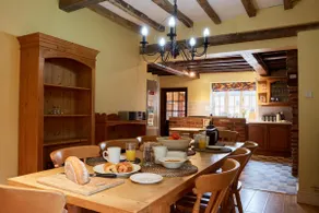 Beautiful Farmhouse, rural location & dog friendly - Image 4