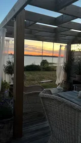 Luxurious newly-renovated cottage with magical lake views - Image 3