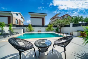 Casa Oliva City 2 with Pool & Sauna & Jakuzi & BBQ - Image 3