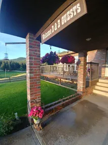 Burmis Bed & Breakfast Suite - Image 5