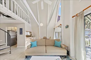 A-mazing Beach Cottage on Canal & Trolley Route - Image 3