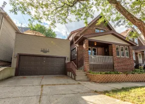 Downtown home w/ rooftop patio - walk everywhere! - Image 2
