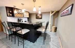 Peaceful 2 BR/1 BA w/ patio, fireplace, pool table - Image 5
