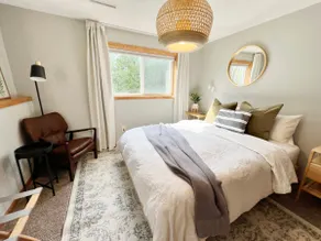 Peaceful 2 BR/1 BA w/ patio, fireplace, pool table - Image 4