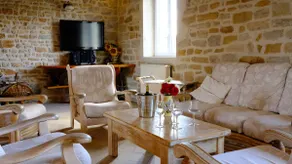 Gite des Flâneurs: Covered terrace with plancha BBQ - Image 3