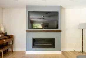 Gated 3 BR Home. Heated Pool. Top Location. - Image 5