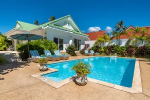 Beachfront 3 Bedroom Villa - Image 4