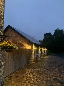 Canal Cottage - Image 2