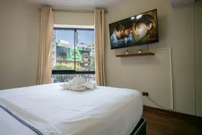 v* | Experience Miraflores from its best location - Image 2