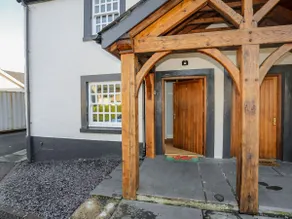 2 Ivy House - Image 4