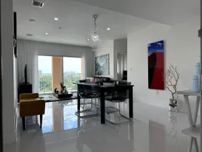 Skyline Horizon | 5th Floor Balcony & City Views - Image 4