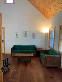 The guest cottage at Woodsong - Image 2