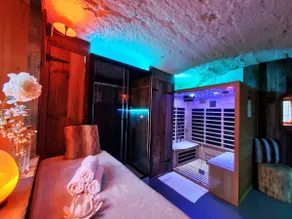 Relaxation & Sports, 97°F Hot Tub, Sauna, Bar, 11 Beds - Image 5