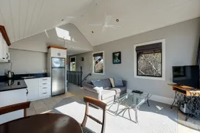 One Bedroom Suite| No cleaning fee - Image 4