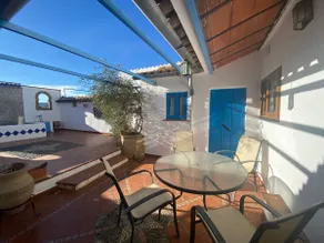 Beautiful Traditional town house - Image 2