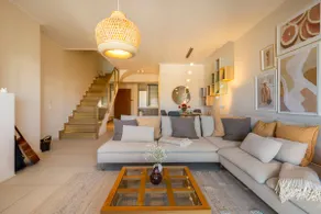 House rentals outside the box in Halkida - Image 2