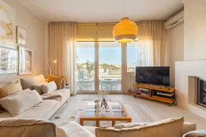 House rentals outside the box in Halkida - Image 5